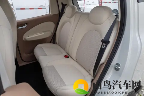 补贴价528万 宏光MINIEV四门版新车型上市 续航301km-2