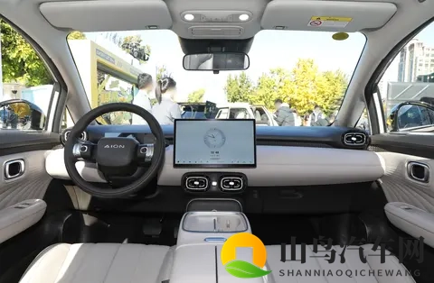 黄色app大全：智能驾驶新突破，新能源汽车市场升温-1