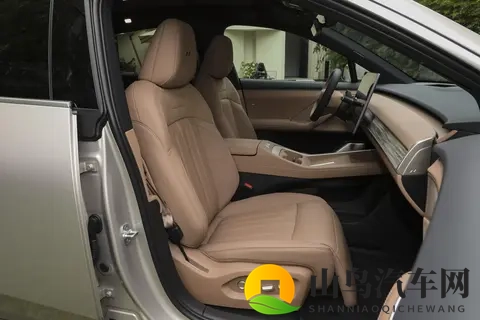 蔚来乐道L60把家用车概念落到实处，续航、空间、能耗表现出色！-3