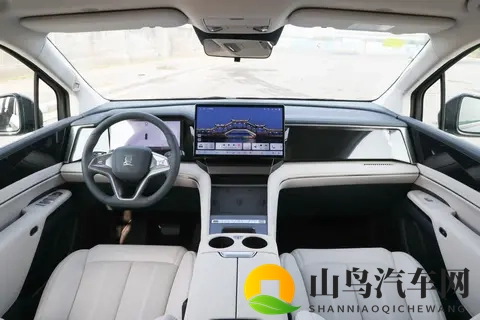 纯电续航218km，增配激光雷达+云辇C，2026款比亚迪夏官宣-2