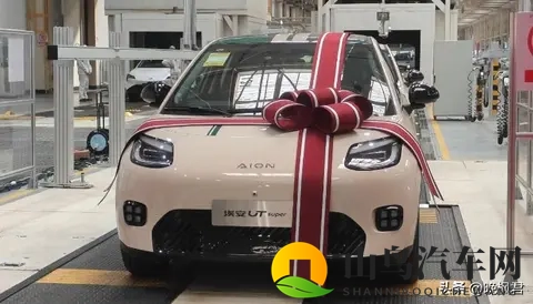 四万九新车搅动江湖，京东跨界汽车业，三巨头联姻藏隐忧-1