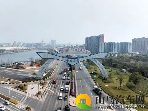 银十销冠炸场!零跑月卖7万成新王,去年还差点倒闭?(随笔)-1