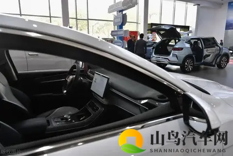 我换了4辆车后,才知道家用车一定要这样选,都是吃亏换来的经验-3