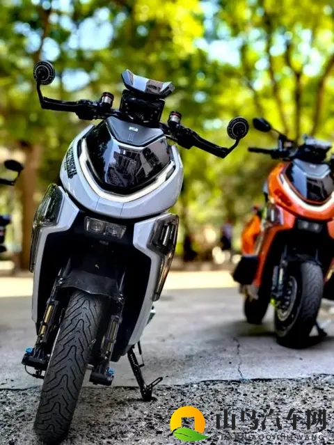 ​极核 AE5 vs 九号 MZ：性能派的终极之选-1