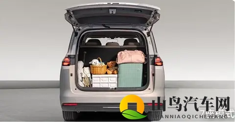 预售768万元起，三种动力7座MPV 五菱星光730，将于11月上市！-3