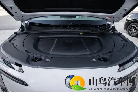 腾势N8L深度体验：5米大六座，20T混动，全家出行新选择-3