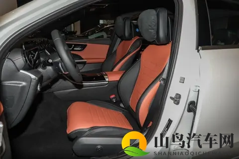入门车型竟然最值得选？奔驰C级彰显豪华品质，标配15T发动机-3