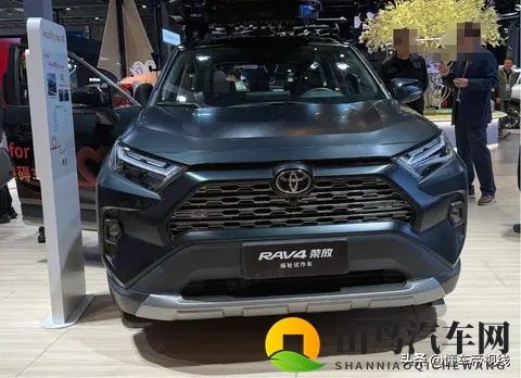 新车｜搭2.0升自吸动力，丰田RAV4荣放福祉试制车亮相进博会-2