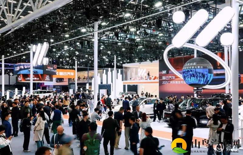 9系旗舰，6系爆品，都在广州车展智己展台-1