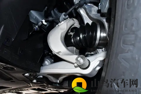 买家庭用车别着急,先看看这款,空间大,配置实用,价格实惠-3