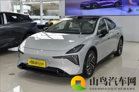 深蓝L06入门版实车曝光！配端到端辅助驾驶_预售1399万元-1