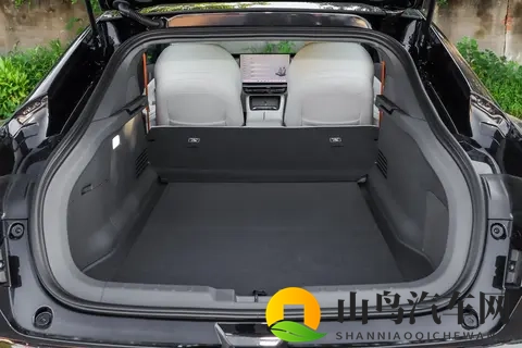 15 万级新能源轿车试驾体验：东风奕派 eπ007 + 的多面表现-1