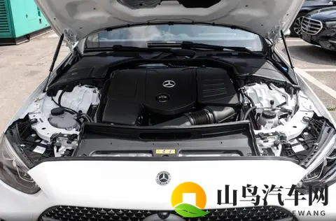 花30万买台15T的车，到底图个啥？静态解析奔驰C级-2