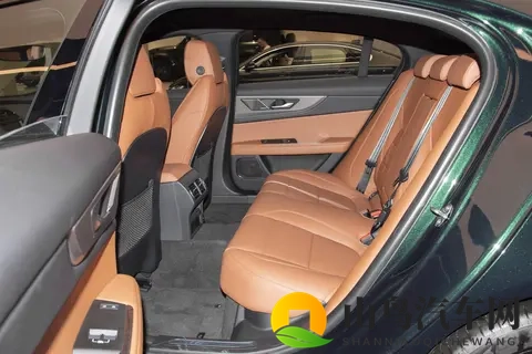 英伦运动的务实之选：捷豹 XEL 耀黑版闭眼冲？-2