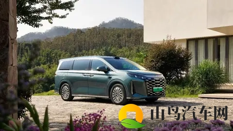 男人用机机桶女人:男子借助机器按摩女性身体-3