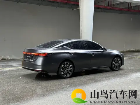 新款天籁实车现身,全新造型+2.0T,配鸿蒙座舱+日产大沙发-3