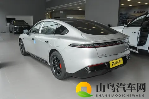 里程无忧的轿跑新姿态：东风奕派eπ007+增程版深度体验-3