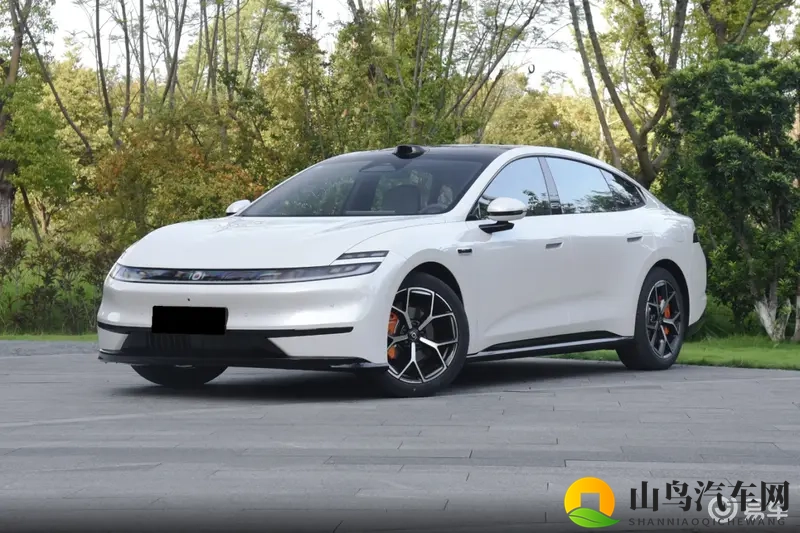 建议看小鹏MONA M03的朋友，先看看长安启源A06-1