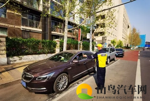 西安车主注意!多区启动停车欠费联追缴:离场须补欠费,否则难走-1