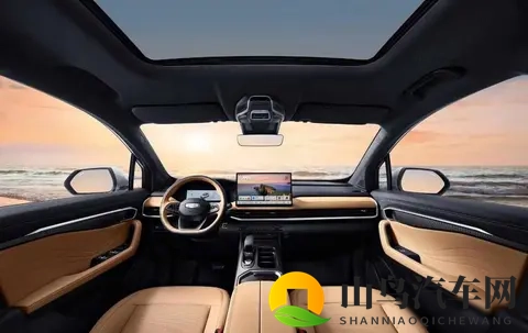 豪越L要卖10万？燃油车真敢拼，家庭用户乐了-3