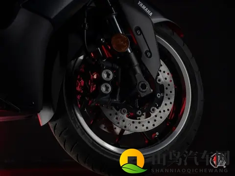 EICMA 2025：双缸引擎+专属涂装，雅马哈TMAX 25周年纪念版限量发售-1