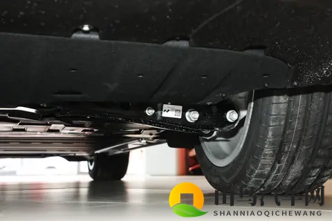 乐道L60深度体验:25万级SUV的四大争议点,你选哪边?-3