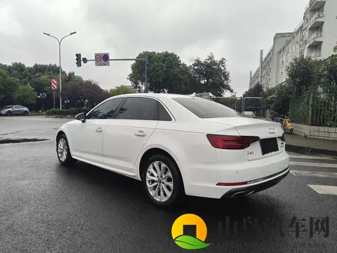 12万多入手豪华座驾,20款一手奥迪A4L代步通勤优选-2