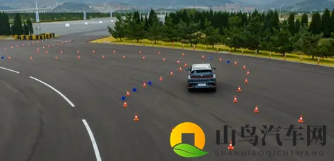 抢先试驾现代EO 羿欧：动力稍逊，刹车忒稳，操控领先-1