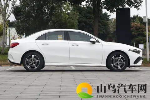 2025款奔驰A级：车型配置对比与选买建议-2
