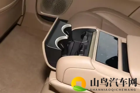 华为四激光雷达+增程、纯电双选,2026款阿维塔12试驾体验-3