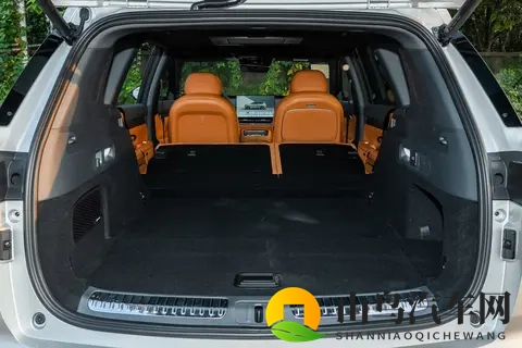 15 万级奶爸车选择?东风奕派eπ008五座版 :空间大,长途不费腰-2