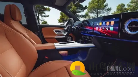 新款奔驰GLB首批官图放出:三屏布局 将于12月8日亮相-1