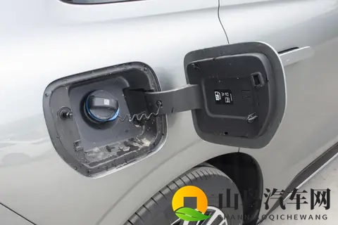 2025款星纪元ET增程版Pro高速辅助驾驶深度体验，表现如何？-2