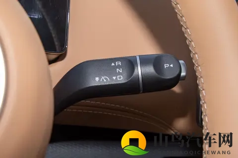 五菱星光730 PHEV体验记：螺蛳壳里做道场，家用MPV选它？-2