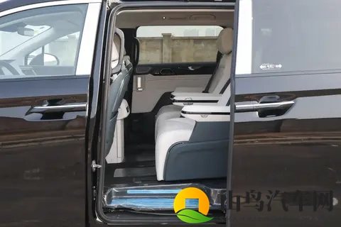 家用 MPV ：高山 7 四驱 + 灵活空间，夏标配加热功能-1