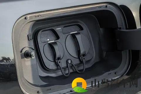 15 万预算想买 “全能 SUV”？捷途山海 T1 实测：通勤省油、越野能打-1