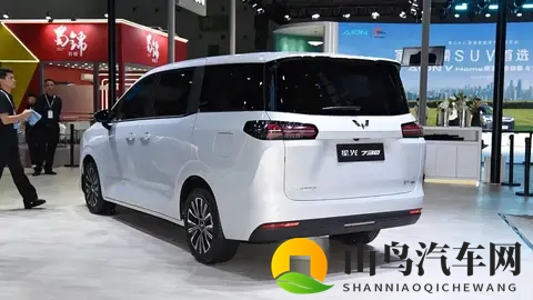 五菱星光730售73万起 全系中插混版最符合人民需要-2