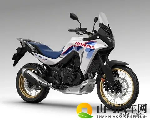 本田2026款携E-Clutch电控离合亮相，CB500四缸版明年入华？-1