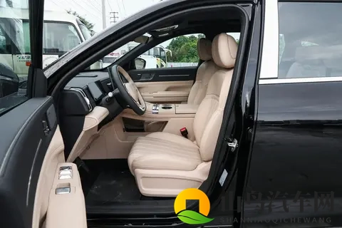 15万级插混大七座SUV，山海L7PLUS适合家庭出行-2