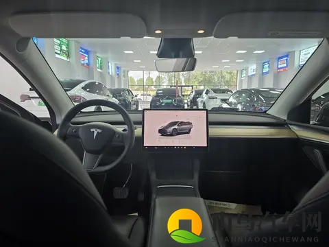 15万多开走!22年Model Y,圆你纯电出行梦-3