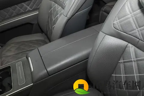 用技术打破固有认知!蔚来ET9试驾感受:气场强大,科技感拉满-1