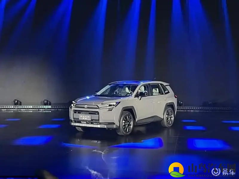 新国产丰田RAV4荣放在广州车展首发，外观帅气，即将上市-1
