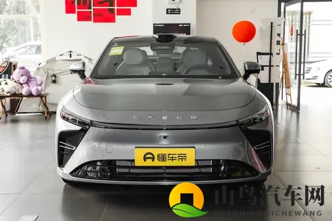 家用 15万级C级车，配8295+800V架构，增程纯电可选，续航超1600km-1