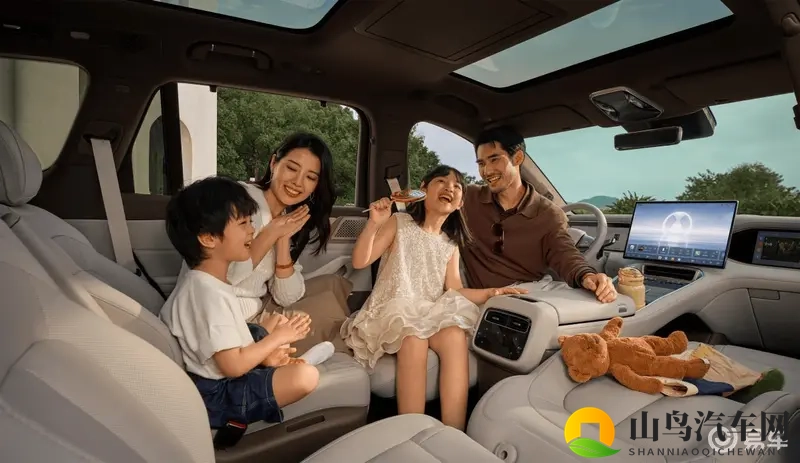 腾势N8L上市：29.98万元起，大六座重新定义家庭豪华-1