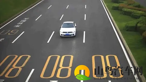 为啥闯红灯都从后面抓拍，超速却从前面抓拍-2