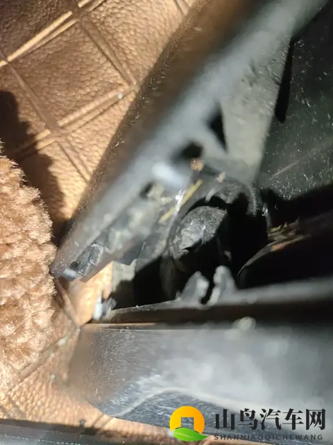 二手路虎发现:V6大排量,硬汉之选,20多万圆梦-3