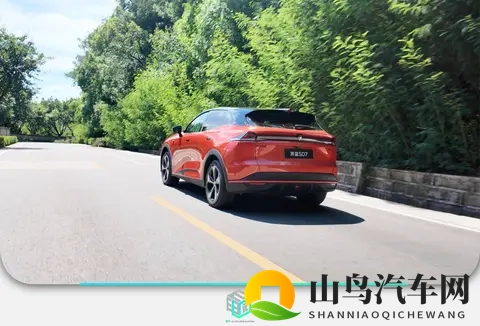 辅助驾驶架构升级_底盘表现进步明显 全新深蓝S07试驾体验-3