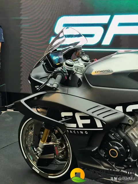 春风公升级赛车，V4 SR-RR原型亮相！竞争手拿什么应对？-1