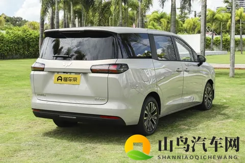开了10多年车的老司机，为何被这款7座家用MPV星光730 PHEV圈粉？-3