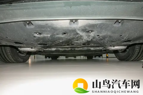 极氪009 七座过道版两驱试驾:豪华与实用的精致融合-2